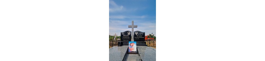 Пам'ятник для двох з фотосклом