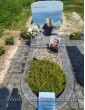 Невеликий пам'ятник для дівчини з фотосклом