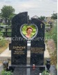 Пам'ятник з серцем для мами