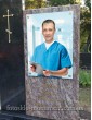 Памятник с портретом в стекле
