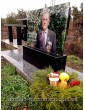 Невеликий пам'ятник для тата з граніту та скла