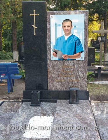Пам'ятник з фото під склом