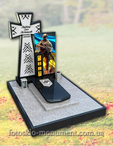 Пам'ятник військовому ЗСУ Козацький Хрест з фотосклом