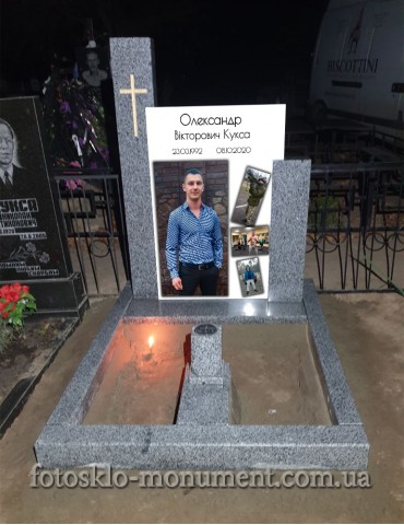 Пам'ятник із покостівського граніту з фото на склі