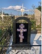 Небольшой памятник с фотографией в стекле