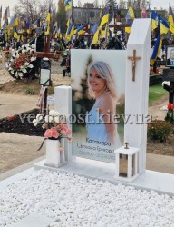 Подвійний пам'ятник з мармуру та фотосклом