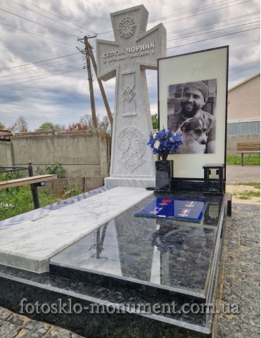 Пам'ятник Козацький Хресті з мармуру з фотосклом, військовому ЗСУ