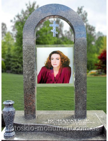 Пам'ятник з граніту з портретом в склі