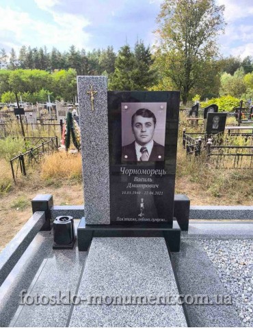 Класичний пам'ятник з фотосклом