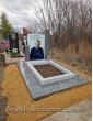 Памятник с большим двухсторонним фотостеклом