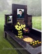Пам'ятник з граніту з фотографією під склом