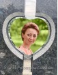 Пам'ятник з серцем для мами