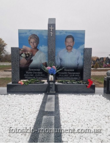 Подвійний пам'ятник для батьків з фотосклом