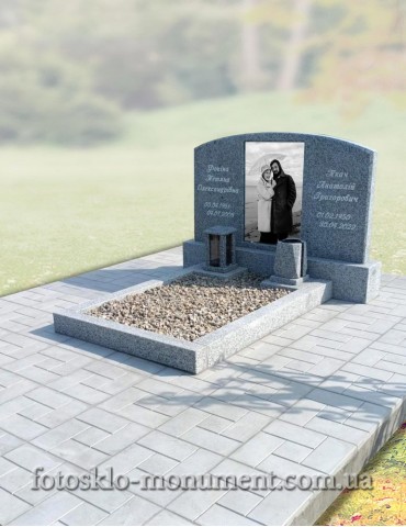 Подвійний пам'ятник з фото у склі