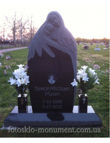 Памятник из гранита Европейский №40