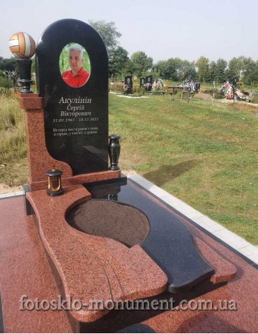 Пам'ятник у формі арки з фото на склі