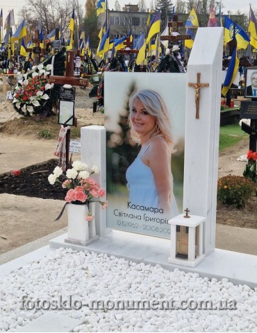 Подвійний пам'ятник з мармуру та фотосклом